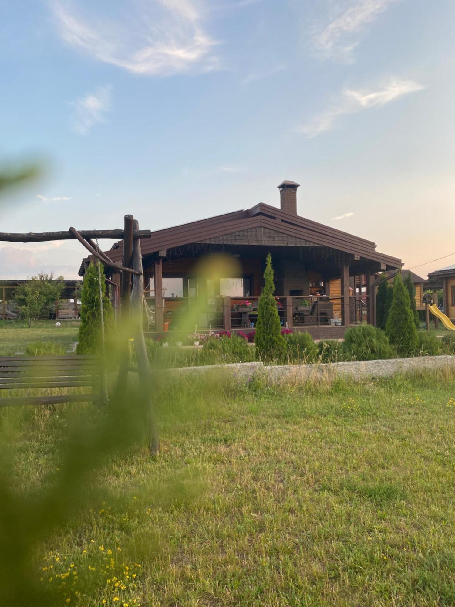 Villa Хомене Rzhyshchiv Exterior foto